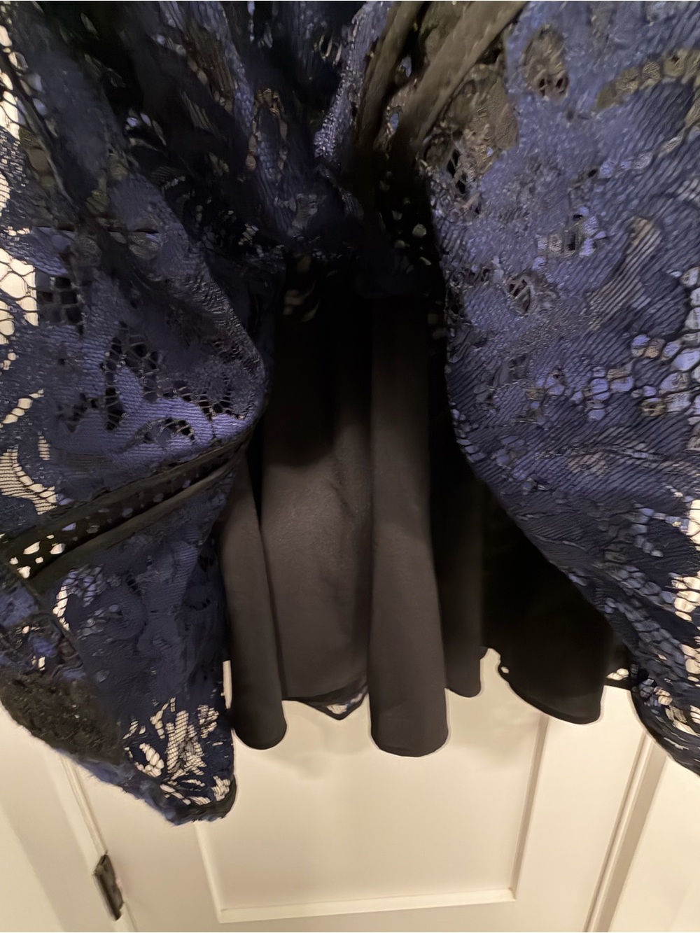 Karen Millen Lace Overlay Dress in Navy and Black - Picture 4 of 6